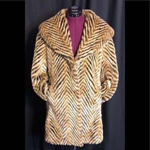 LARRY LEVINE Animal Print Vegan Faux Fur Jacket